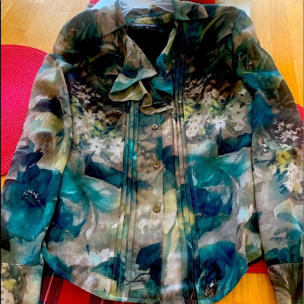 Beautiful artsy blouse!